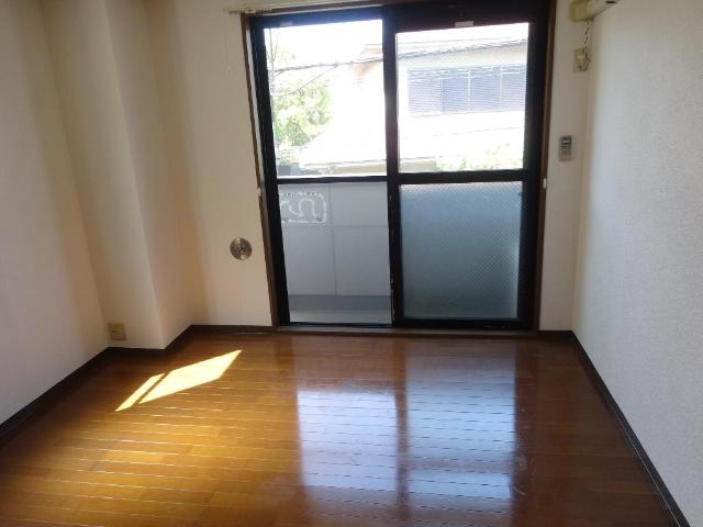 エスポワール 洋室６帖