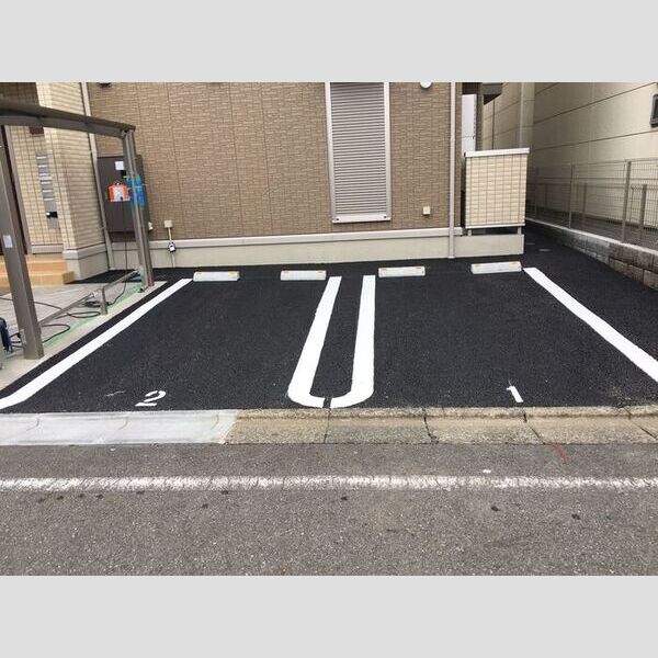 ボヌール101号室 駐車場