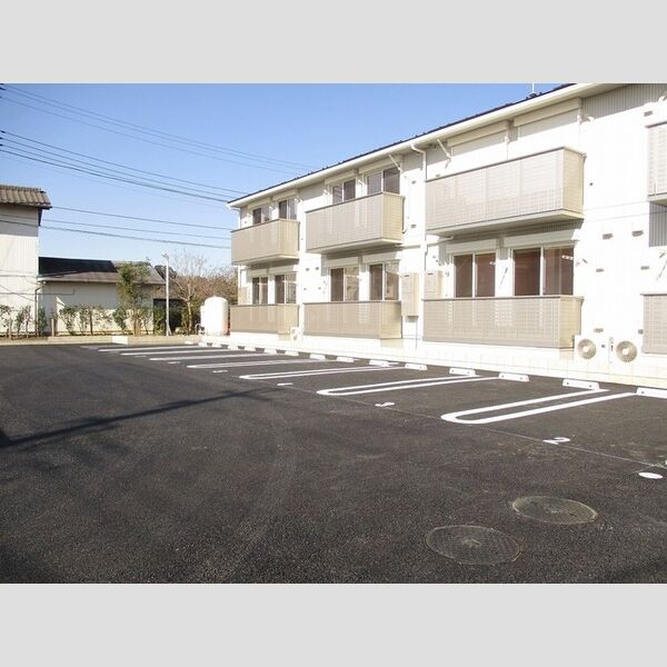 D-ROOM West 駐車場