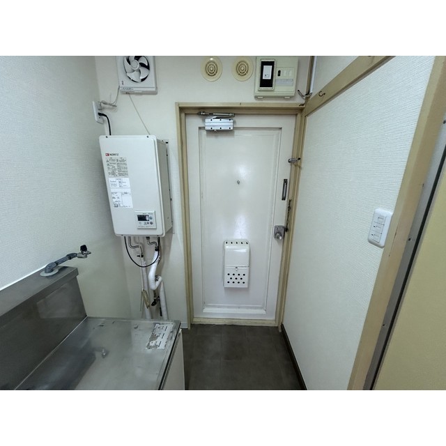 ハイツ谷野213号室 玄関