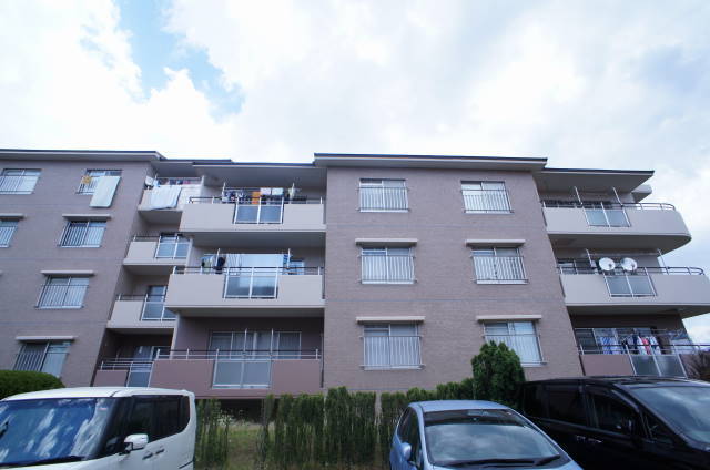 サウスヒルズ中央13号棟 外観