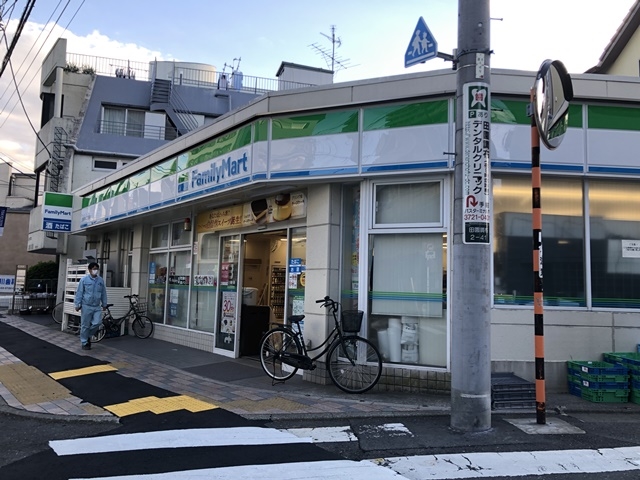 フロレスタ田園調布 ファミリーマート田園調布二丁目店