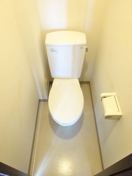 トーシンフェニックス武蔵関803号室 トイレ