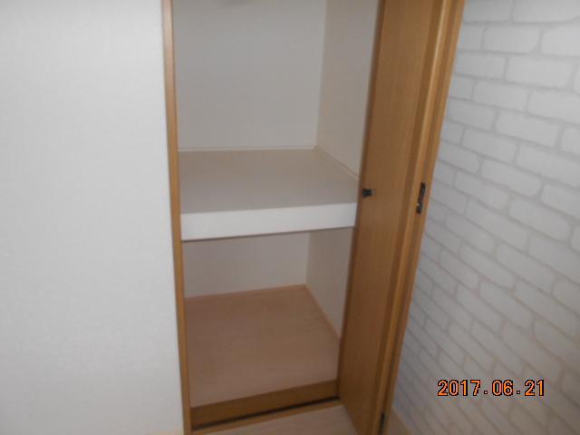 メゾンかんとう2階 収納