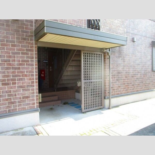 サンヴィラージュ　D102号室 エントランス