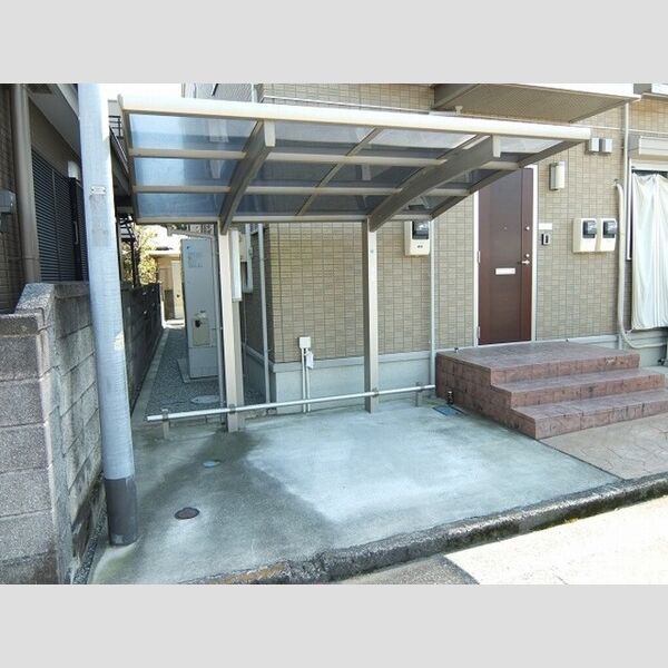 いちごハウスⅡ 駐輪場