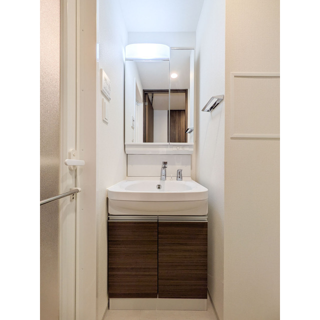 オーパスホームズ南行徳0507号室 内観