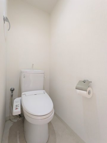 ガーデン板橋氷川町324号室 トイレ