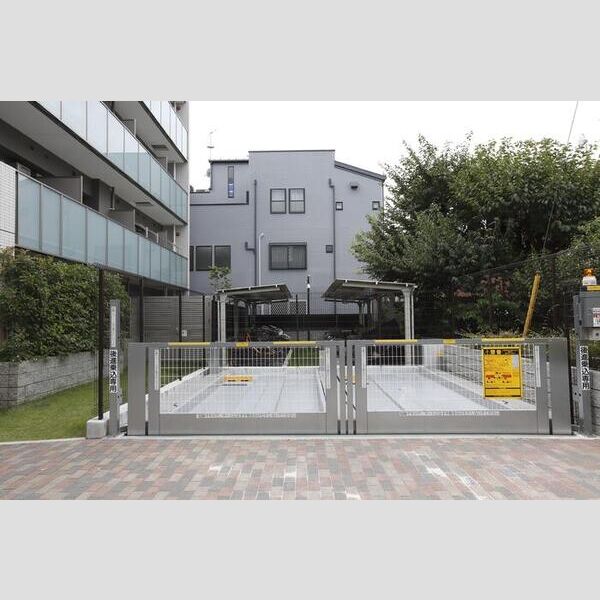 カスタリア目黒平町 機械式駐車場