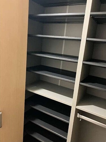 コンド川口 下足入