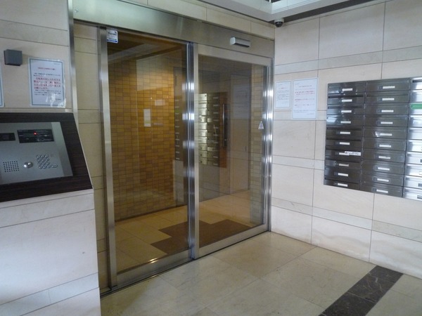 レジオスヒルズ御殿山103号室 エントランス