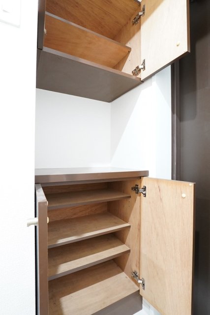 横浜平沼ダイカンプラザ三号館4階 靴入