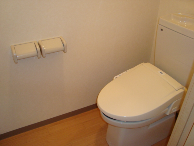 アメニティ　ヒルズ203号室 シャワー付トイレ