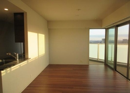 プラウドタワー武蔵浦和レジデンス LDK別角度　※2026.1撮影