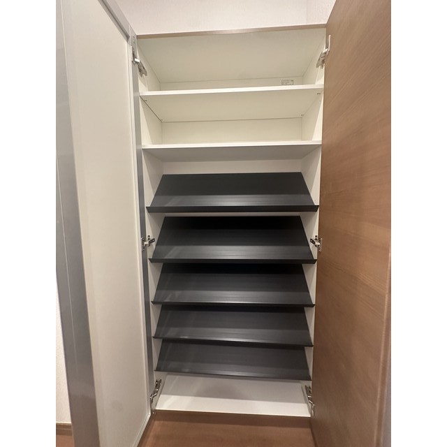 コントレイルⅠ102号室 玄関