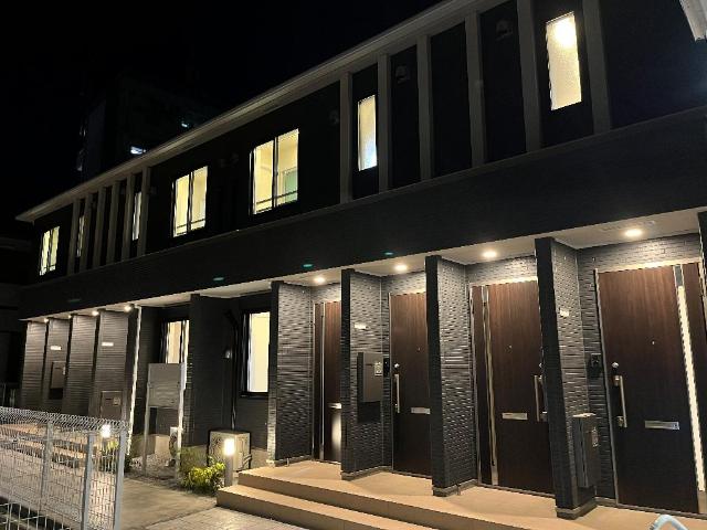 シャルム片倉 外観写真（夜）