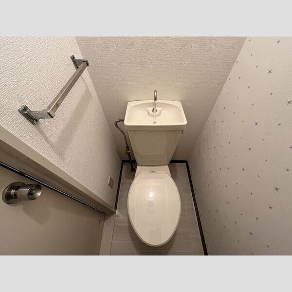 レジデンス齊藤104号室 トイレ