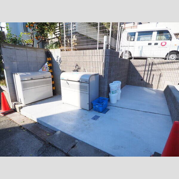 オレンジハウス 敷地内ごみ置き場