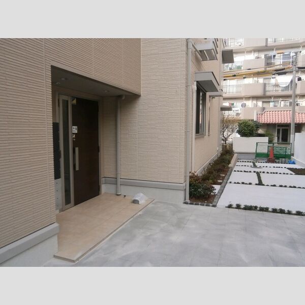 ブランエール白鳥 エントランス