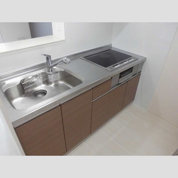 サクラハイツ202号室 ♪対面キッチン(1口ラジエント・2口IH)♪