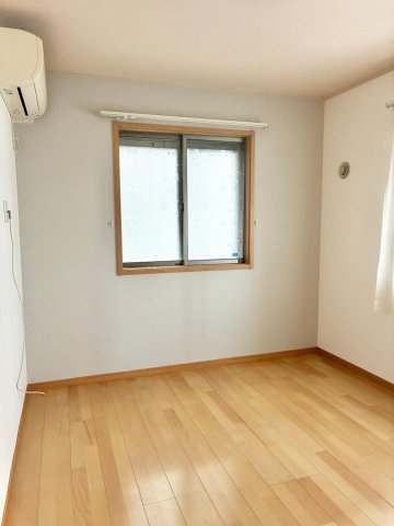 さとのか1B号室 5.1畳の洋室