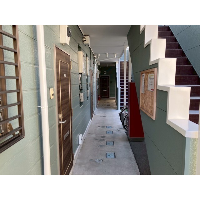 クレール湘南203号室 1階廊下