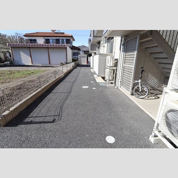 ソレイユ・アイビー203号室 エントランス