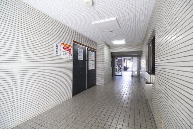 スカイコート向ヶ丘遊園2階 エントランス