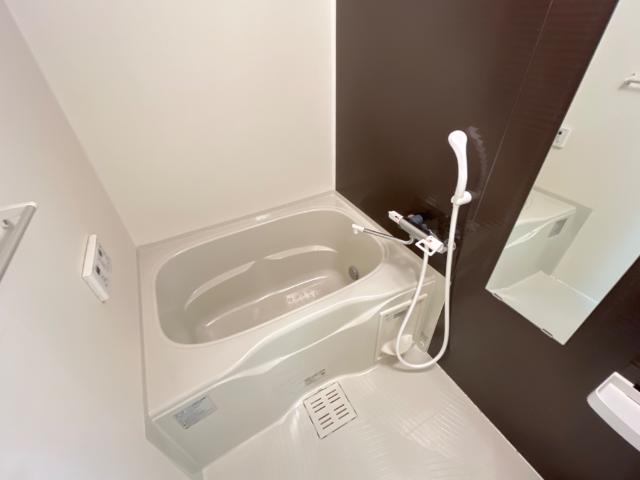 フェルトグロッサ バス