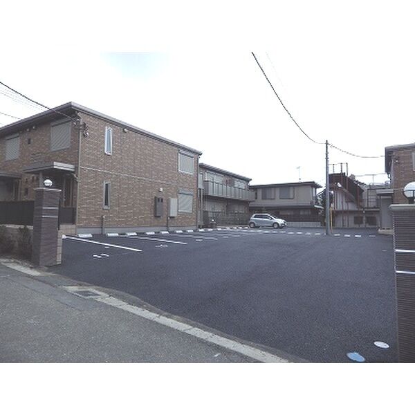 エルム湘南太平台B棟 駐車場