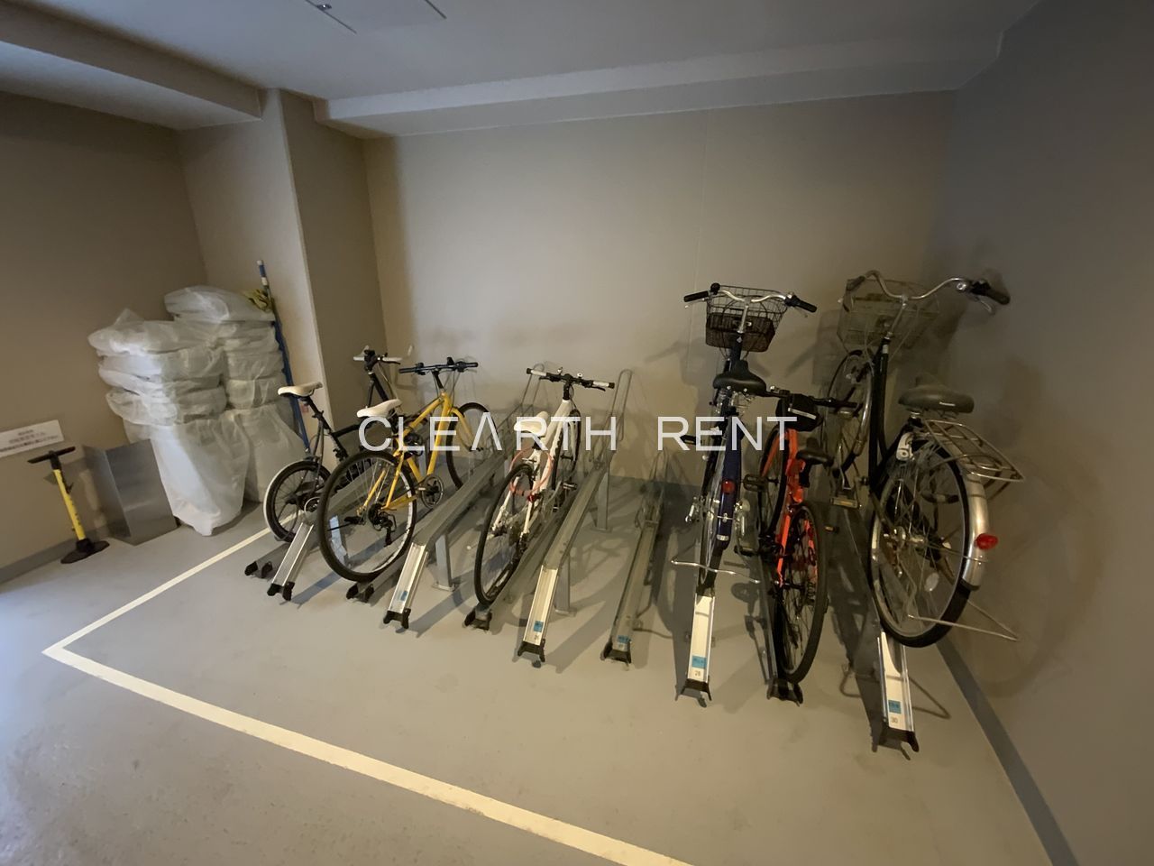 コンシェリア東池袋5階 悪天候時も安心の屋内駐輪場