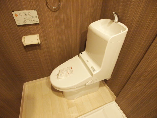 Ｃｈｅｎｅ八千代台1階 温水洗浄トイレ