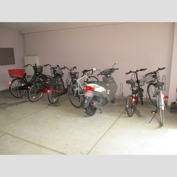 キャトルセゾン 駐輪場