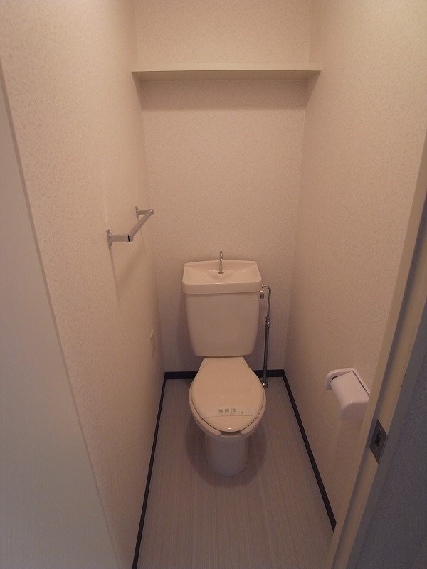 コーポレート相模原三丁目9階 トイレ