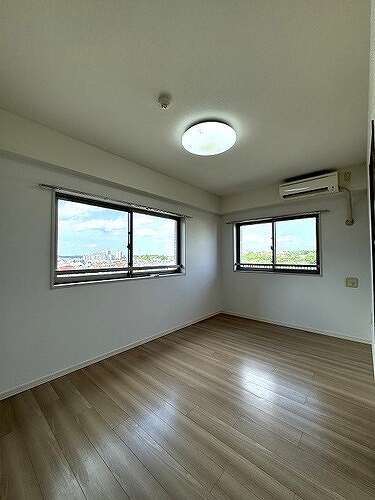 ライオンズ南大沢ヒルズ7階 ２面採光の洋室　※前回募集時2024年8月撮影