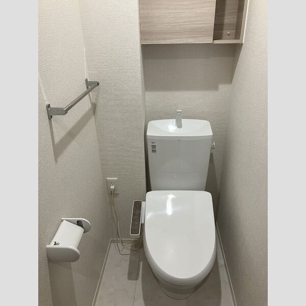 シャルム十間坂302号室 トイレ