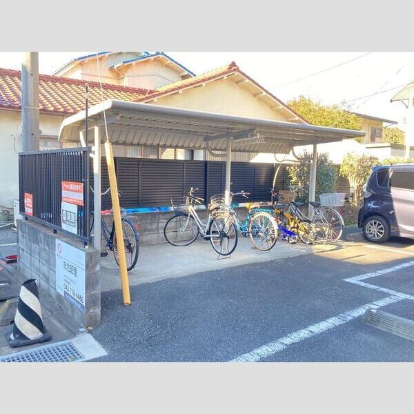 プレミールコート 駐輪場