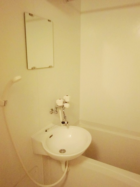 レオパレス幕張本郷 浴室換気乾燥機付