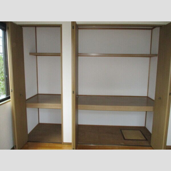 ヴィラフォーレ　E 収納