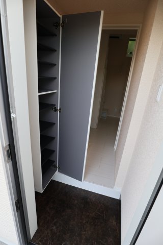 パース西戸部101号室 シューズボックス