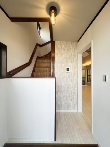 市川市ソフトモダンデザイナーズリノベ戸建 玄関
