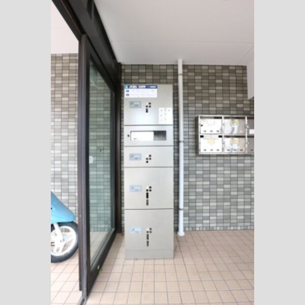 ル・モンテスト　F101号室 宅配ボックス