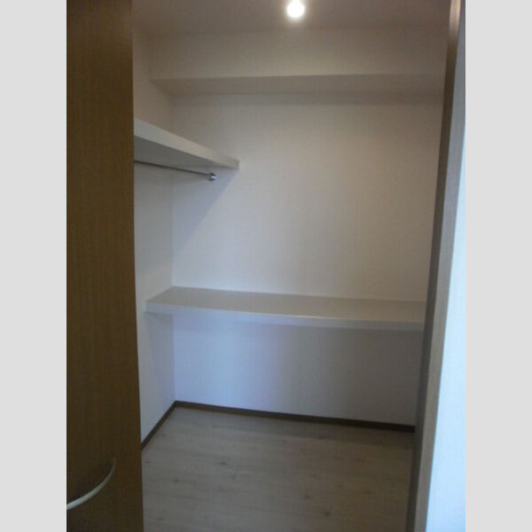 オーク・ヴィレッジ　壱番館 収納