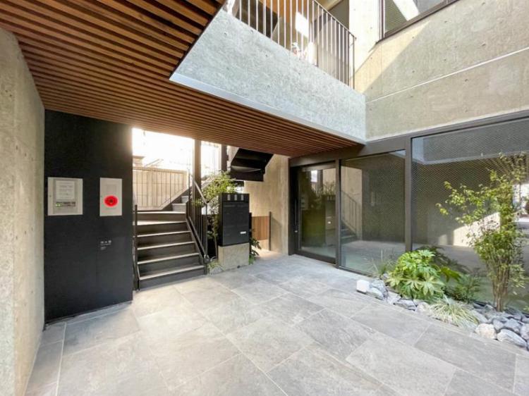 グランヴィレッジ千歳烏山 エントランス