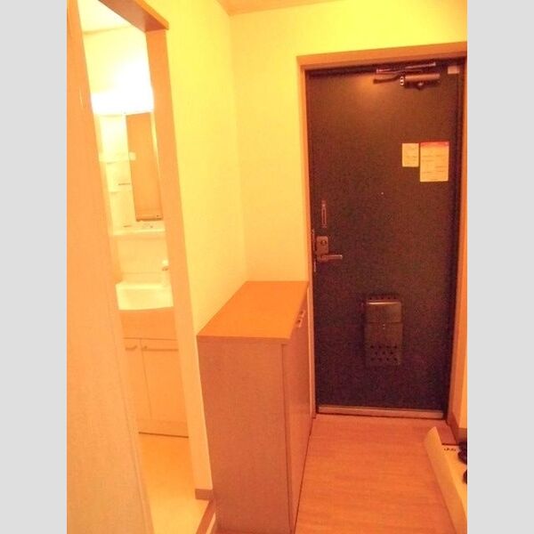 ピュアコート　(2)弐番館 玄関