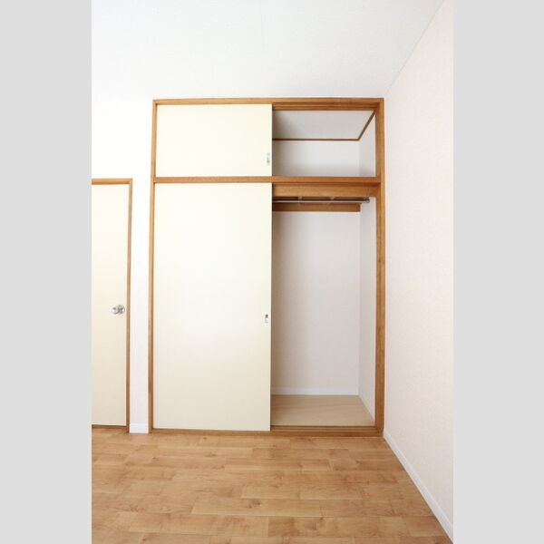 フラワーエステート クローゼット