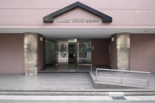 ナイスアーバン鶴見中央8階 エントランス