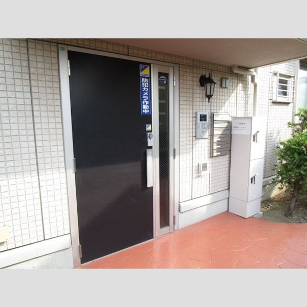 ソレイユ オートロック付きエントランス