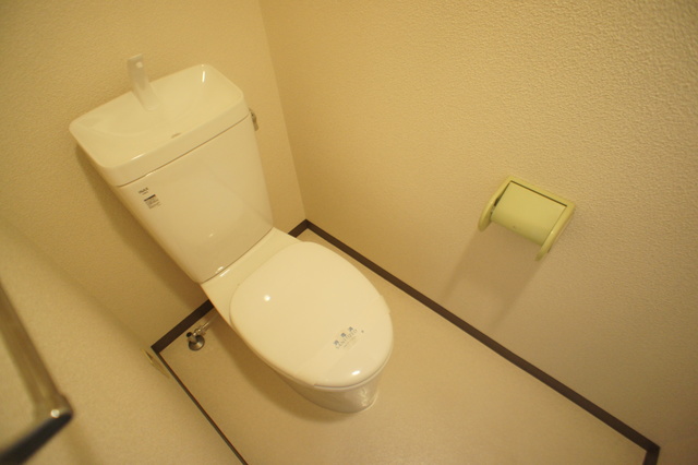 リビエール本郷0404号室 トイレ