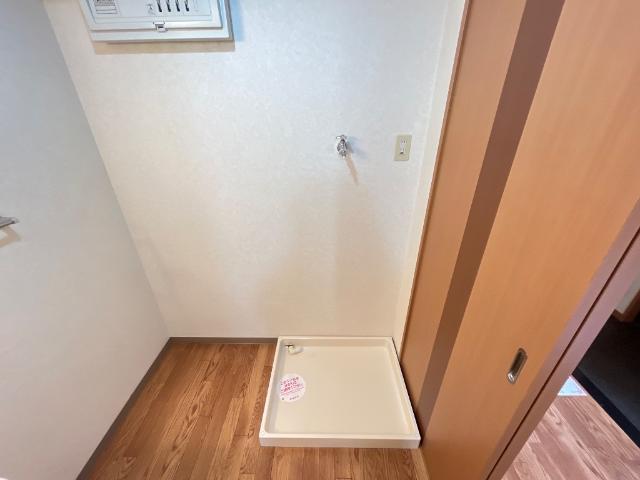 ガーデンヒルズNAKAYAMA参番館205号室 洗濯機置場